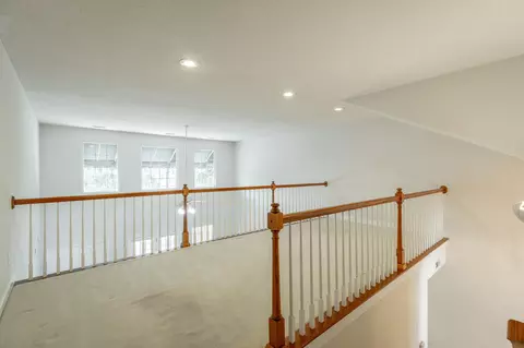 Entry Way - 6736 Willow Brook Dr, Chattanooga, TN 37421 photo 3 of 9