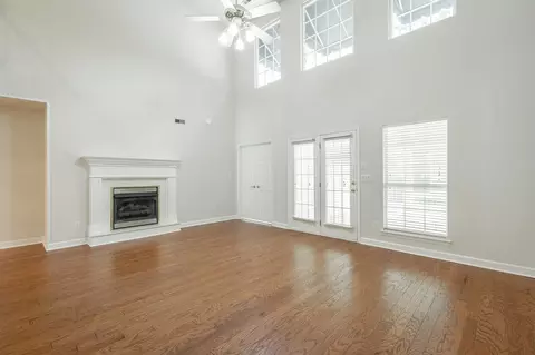 Living - 6736 Willow Brook Dr, Chattanooga, TN 37421 photo 1 of 6