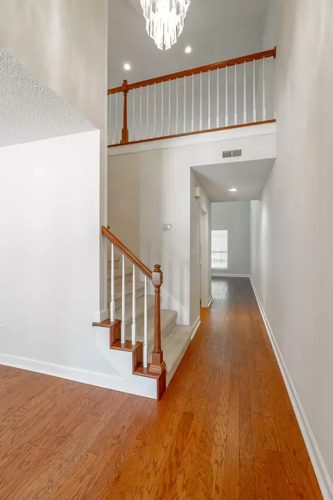 Entry Way - 6736 Willow Brook Dr, Chattanooga, TN 37421 photo 7 of 9