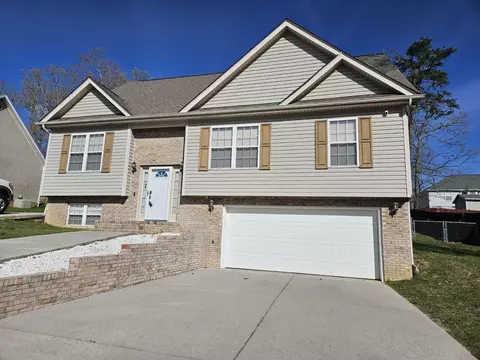 8073 Zoe Dr, Ooltewah, TN 37363