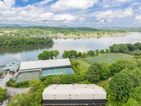 120 Douglas St #B2, Chattanooga, TN 37403
