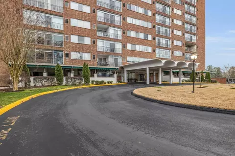 1414 Continental Dr #504, Chattanooga, TN 37405