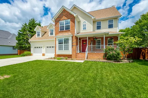7915 Prince Dr, Ooltewah, TN 37363