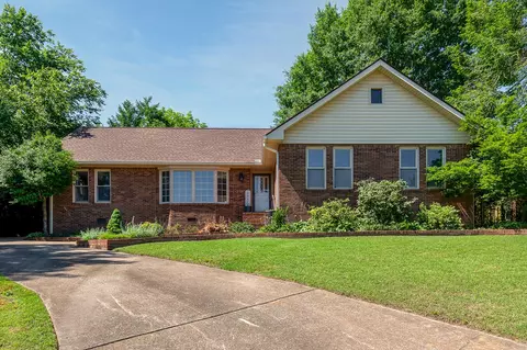 204 Brookwood Dr, Chattanooga, TN 37411