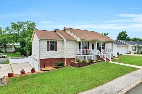 403 NW Barberry Dr, Cleveland, TN 37312