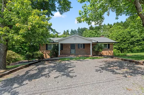 1928 NW Cherokee Trl, Cleveland, TN 37312
