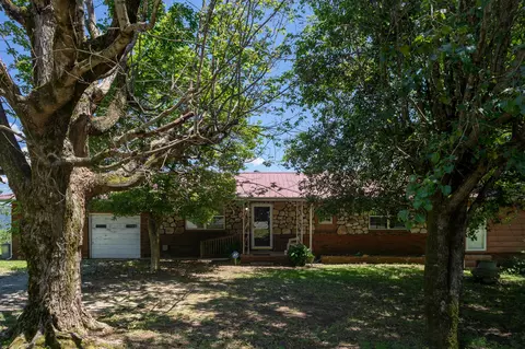786 Brow Rd, Trenton, GA 30752