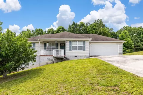 216 Pinewood Dr, Rock Spring, GA 30739