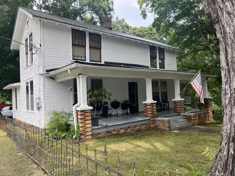 705 Gordon St, Chickamauga, GA 30707