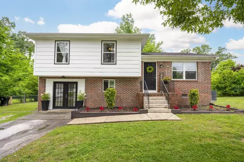 4089 W Freedom Cir, Ooltewah, TN 37363
