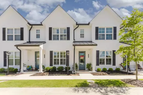 223 Kempton Ln, Dalton, GA 30721
