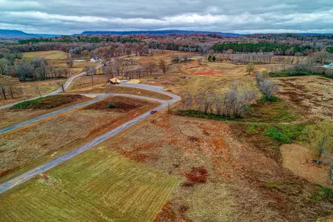 37 Starboard Dr # R, Jasper, TN 37347