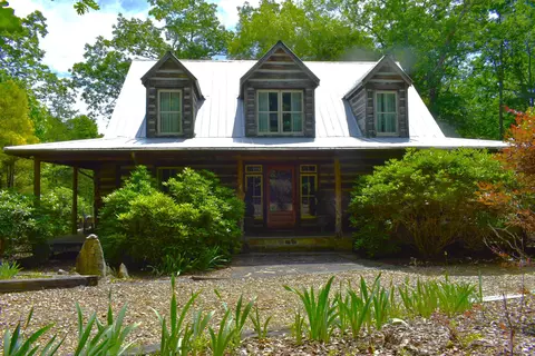 777 Lake Loop Rd, Menlo, GA 30731