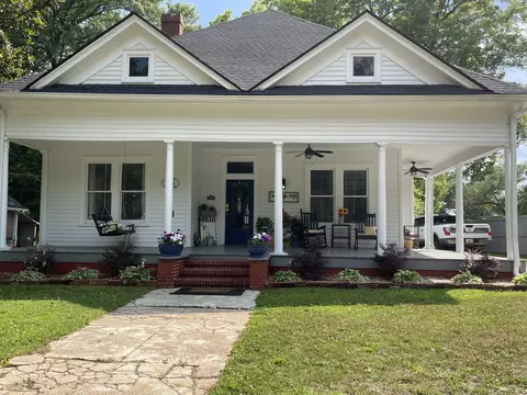 174 E Washington St, Summerville, GA 30747