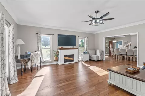 Living - 4735 Sequatchie Mountain Rd, Sequatchie, TN 37374 photo 3 of 3
