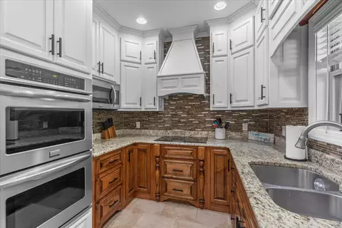 Kitchen - 4735 Sequatchie Mountain Rd, Sequatchie, TN 37374 photo 3 of 4