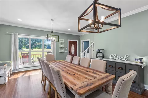 Dining - 4735 Sequatchie Mountain Rd, Sequatchie, TN 37374 photo 2 of 4