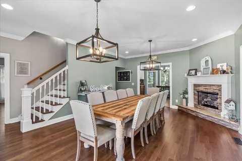 Dining - 4735 Sequatchie Mountain Rd, Sequatchie, TN 37374 photo 1 of 4