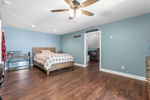 Bedroom - 4735 Sequatchie Mountain Rd, Sequatchie, TN 37374 photo 2 of 2