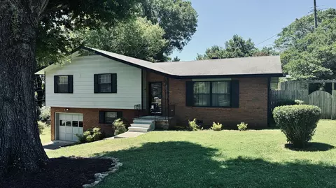 1368 Polaris Dr, Hixson, TN 37343