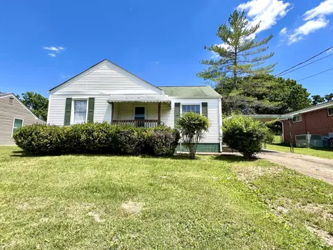 6 Van Cleve St, Fort Oglethorpe, GA 30742