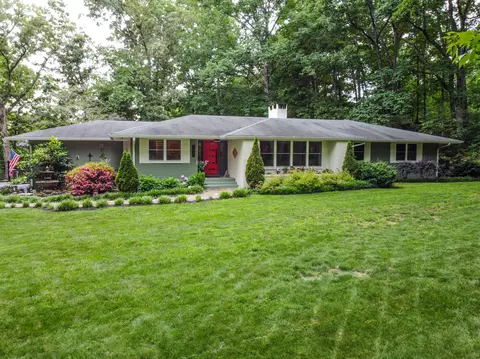1621 Crestway Dr, Athens, TN 37303
