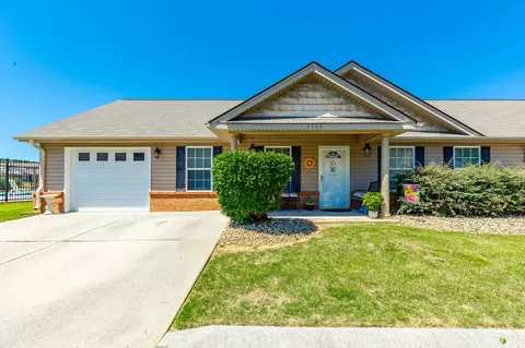 1403 Cedar Creek Dr, Rossville, GA 30741