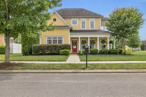 8391 Front Gate Cir, Ooltewah, TN 37363