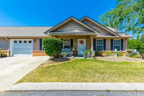 1404 Cedar Creek Dr, Rossville, GA 30741