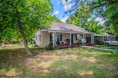 106 Walnut St, Trion, GA 30753