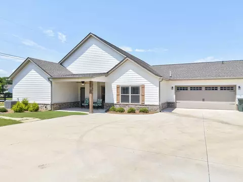 26 Maddox Ln, Chatsworth, GA 30705