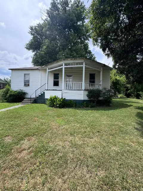 122 Ohio Ave, Etowah, TN 37331