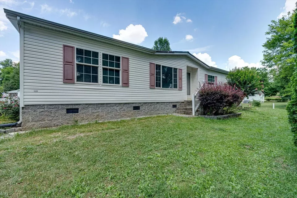 1385 SE Blythe Ave, Cleveland, TN 37311 32 Photos Movoto