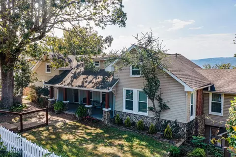 549 S Crest Dr, Chattanooga, TN 37404