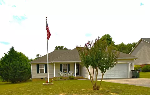 375 Battle Bluff Dr, Rossville, GA 30741