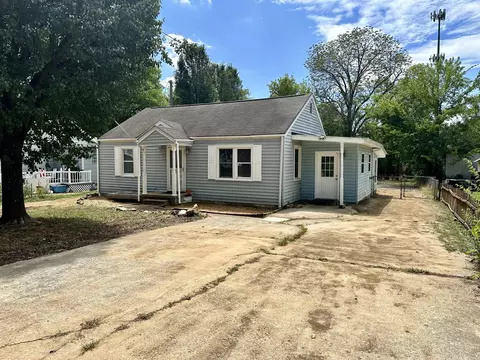 26 Vero Beach Ave, Rossville, GA 30741