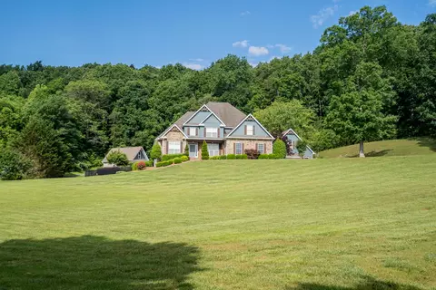 25 Deer Trail Dr, Tunnel Hill, GA 30755