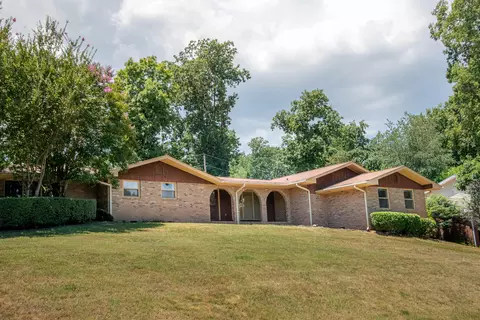5810 Northshore Cir #24, Hixson, TN 37343
