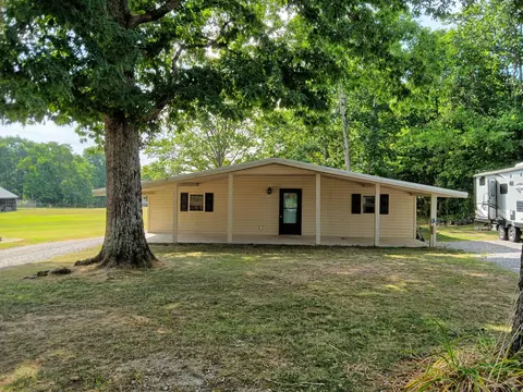 1396 Simmons Rd, Pikeville, TN 37367