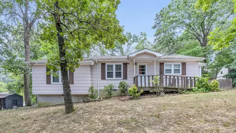 802 Winding Hills Ln, Hixson, TN 37343