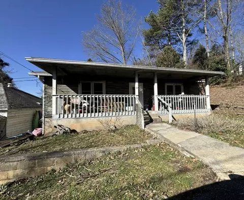137 Hendrix St, Copperhill, TN 37317