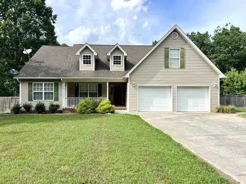 656 Waters Dr, Ringgold, GA 30736