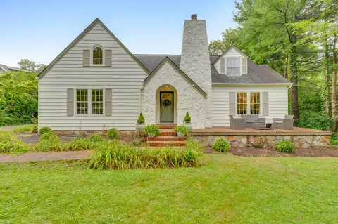 119 N Hermitage Ave, Lookout Mountain, TN 37350