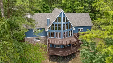 223 Lake Hills Ln, Trenton, GA 30752