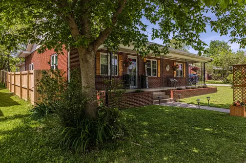300 Ohio Ave, Etowah, TN 37331
