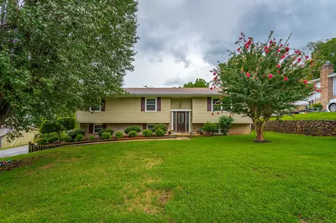 964 Wyndsor Dr, Hixson, TN 37343