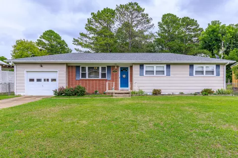 148 Evelyn Dr, Rossville, GA 30741