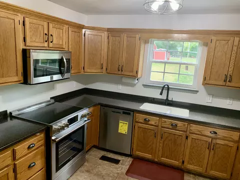 Kitchen - 230 Middle Lusk Loop Rd, Dunlap, TN 37327 photo 2 of 5