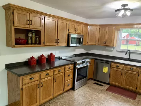 Kitchen - 230 Middle Lusk Loop Rd, Dunlap, TN 37327 photo 3 of 5