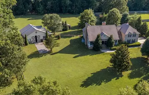 1955 Ledford Mill Rd, Tullahoma, TN 37388